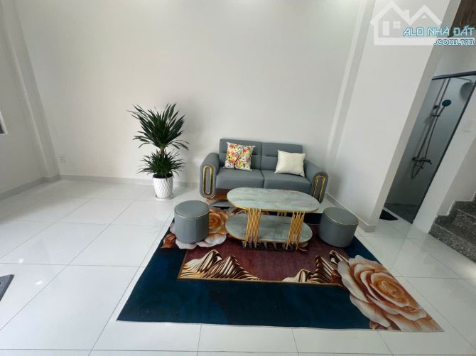 Nhà 4,5 × 9 m trệt + 2 lầu, hẻm ô tô, Nguyễn Văn Quá, Quận 12, Giá dưới 4 tỷ - 2
