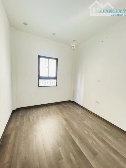 BÁN NHÀ MẶT PHỐ CHỢ TRỜI - LÊ GIA ĐỈNH - NGUYỄN CÔNG TRỨ - 5 TẦNG - GIÁ 10.8 TỶ - 2