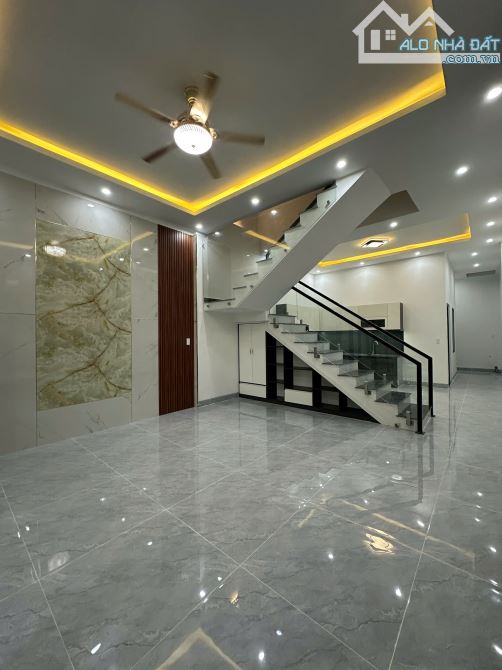 Nhà 1 trệt 1 lầu ngay khu dân cư cách Biện Hòa chỉ 10p di chuyển ,vừa hoàn thiện ,mới tinh - 2