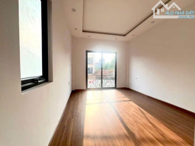 Nhà Kim Chung 31m×5 tầng, 10m ra ô tô gần đường 422b chir 4,7 tỷ - 2