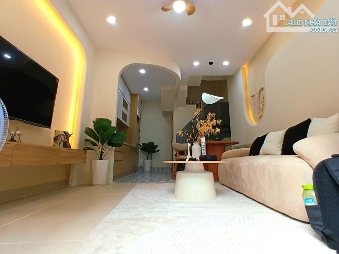 Bán Nhà Đường Lê Văn Sỹ Quận Phú Nhuận - 6 Tầng - HXH Thông - 27m²(3,9 x 7 nở hậu) 7,85 Tỷ - 2