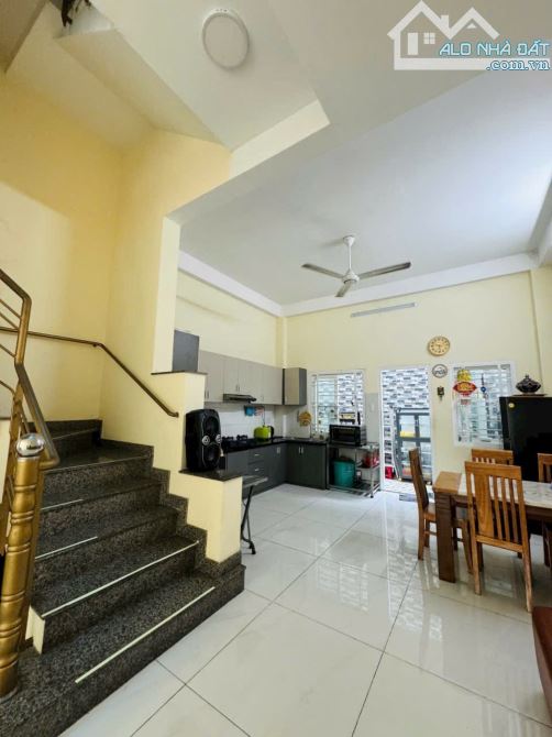 bán nhà MT đường huỳnh văn nghệ 5x17m, 4 tầng, giá chỉ 12.5 tỷ(tl) - 2