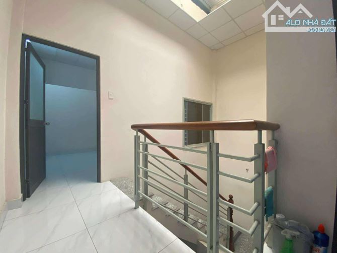 TÂN BÌNH - HẺM 6M - DT 90m2 ( 4.8m x 19m ) - CHỈ 8.8 TỶ - 2