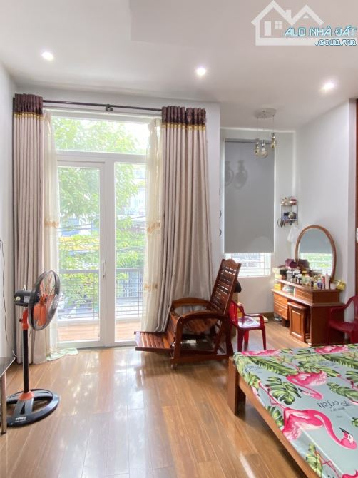 ⸻  BÁN NHÀ MẶT TIỀN HỒ TÙNG MẬU, LIÊN CHIỂU – GẦN BIỂN – GIÁ 9.5 TỶ  Thông tin chi tiết: - 2