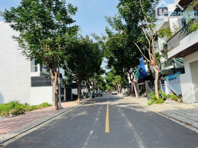 Rẻ đẹp ko tì vết 90m2 mặt 4,5m hướng ĐN đs 20 KĐT Hà Quang 2 chỉ 6 tỷ - 2