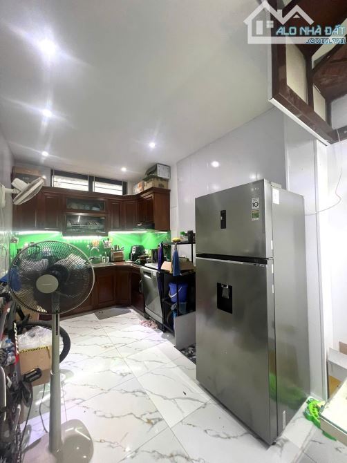 Nhỉnh 7 tỷ có nhà Nguyễn Trãi Thanh Xuân 10m ra ô tô 4 tầng 36m2 4 phòng ngủ đủ nội thất - 2