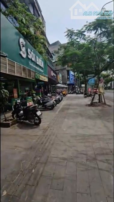 CĂN HỘ TẬP THỂ - MẶT PHỐ LÁNG HẠ - TẦNG 2 + 3 - 65M2 SỔ ĐỎ - THỰC TẾ 100M2 - CHỈ 4.95 TỶ - 2