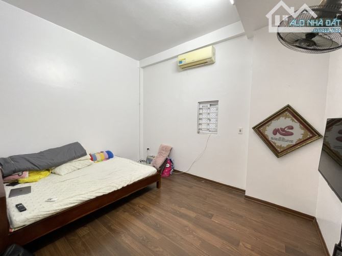 Giá Lợn Chết_Nhà Cực Rộng Đẹp-Dông Dư-Cạnh Chợ 86m * 3 Tầng - Nội Thất Đẹp chỉ 6₫ - 2