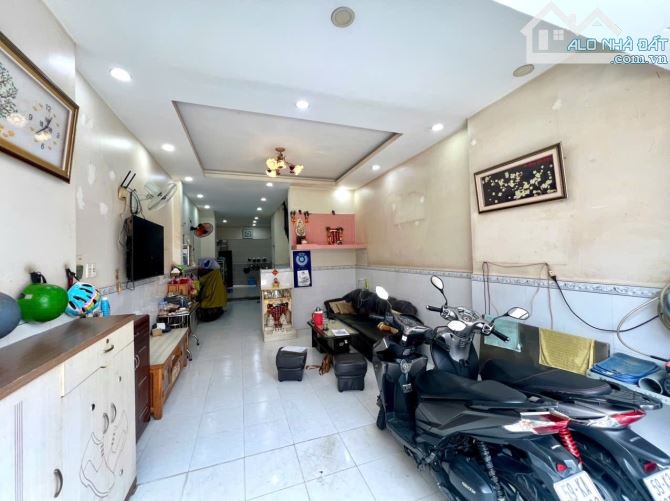 BÁN NHÀ 3 TẦNG HẺM Ô TÔ, GẦN 70m2, NGAY NGUYỄN QUÝ YÊM, AN LẠC, BÌNH TÂN. - 2