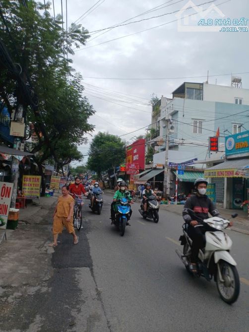 BÁN ĐẤT MẶT TIỀN PHAN VĂN HỚN.DT ĐẸP FULL THỔ - 2