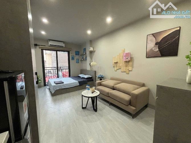 (Tin thật 100%) Bán tòa CHDV - Homestay ở phố Mễ Trì - Ô tô vào nhà - Cách phố 35m - DT - 2