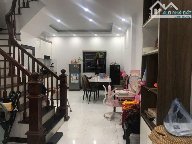 Nhà đẹp Tứ Hiệp – Thanh Trì, 40m², 4 tầng, giá chỉ 4.75 tỷ – Sổ đỏ chính chủ Nhà xây 4 tần - 2