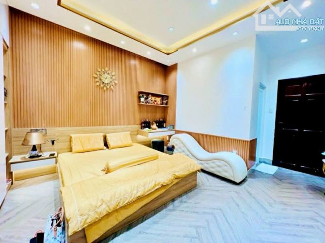 BÁN NHÀ HXH FULL NỘI THẤT GẦN TRƯỜNG CHINH 4TẦNG 85M2 NGANG 11M DÒNG TIỀN 32TR GIÁ 7.X TỶ - 2