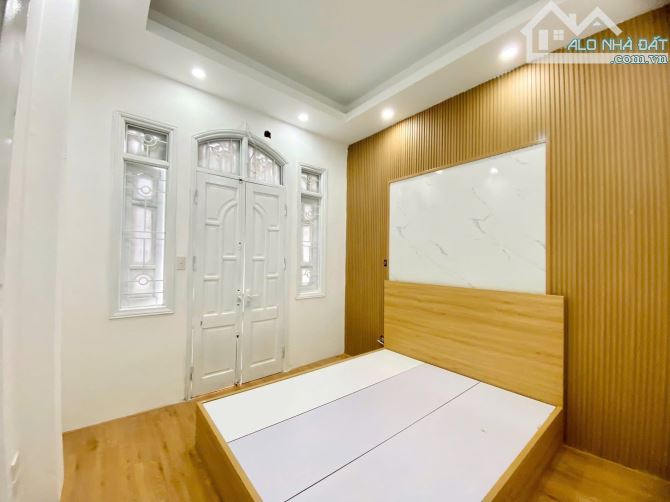 7,x tỷ có Nhà rẻ nhất Lạc Long Quân 35m2 4 tầng - sổ đỏ CC - 2