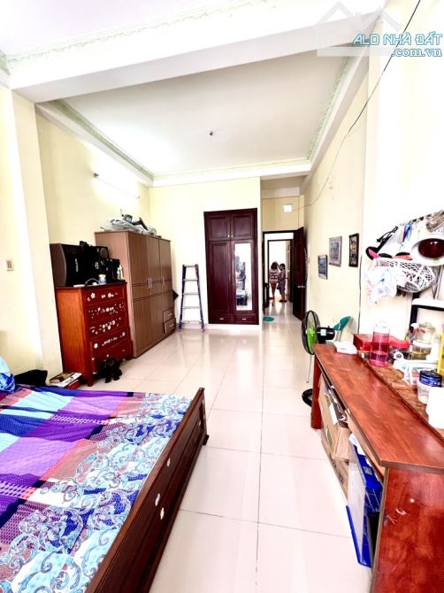 NHÀ NGAY TRUNG TÂM QUẬN 7 . KẾ BÊN KHU NAM LONG  DT: 3 ,8 X 17,5  NỠ HẬU  NHỈNH 6 TỎI 3TẦN - 2