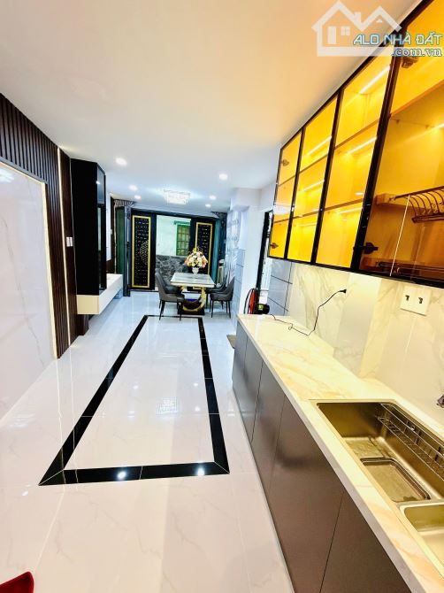 Nhà Bán View góc 3 mặt tiền hẻm khu trung tâm VIP nhất P9Q10. - 2