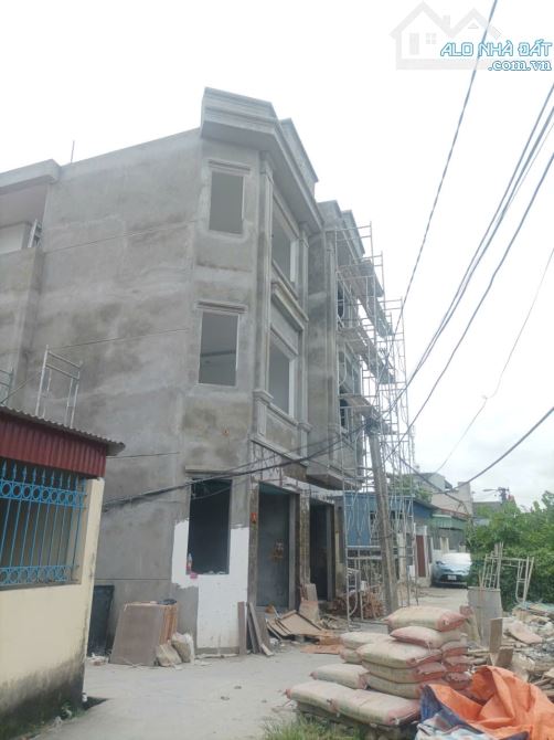 Dãy Nhà 3 tầng - Ngõ thông - Ô tô đỗ cửa - Gần chợ Đông Lãm - Pháp lý rõ ràng - 2