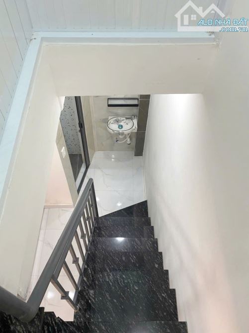 Nhà đẹp mới xây Nguyễn Thị Tần P2 Q8. Giá chỉ 2,9 tỷ TL - 2