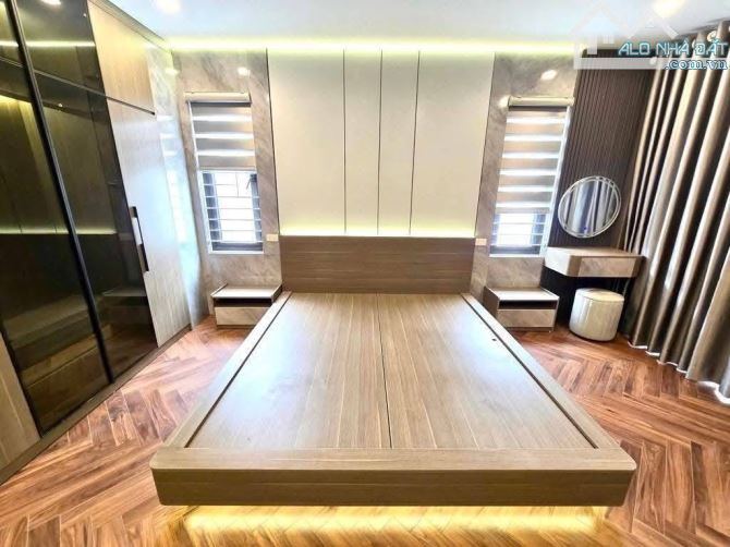 Bán nhà Tây Hồ, Phú Thượng, 60m, 4 tầng, gara ô tô, ở sướng, cách phố 20m. - 2