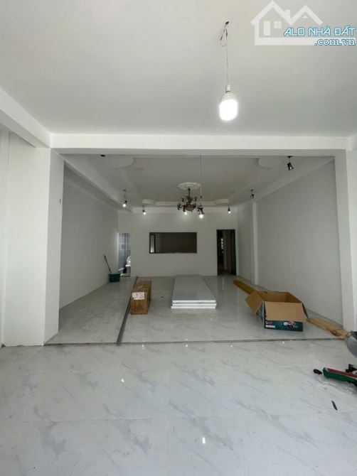 CHDV 9 PHÒNG + MẶT BẰNG CHO THUÊ - DT 300M² - DƯƠNG ĐÌNH HỘI, TNP B - 2