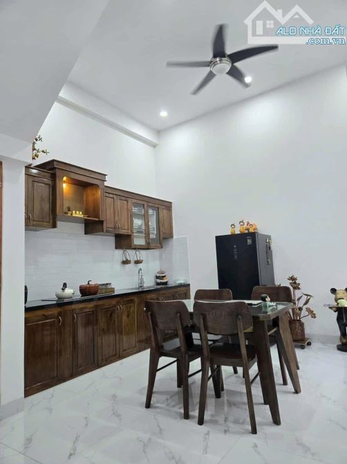 Nhà 2 tầng kiệt Hùng Vương - Trung tâm thành phố Huế - 2