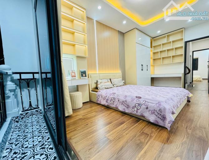 BÁN GẤP NHÀ NGUYÊN HỒNG Ô TÔ ĐỖ CỬA-2 MẶT TIỀN-NGÕ THÔNG 52M 4 TẦNG 16,8 TỶ KINH DOANH - 2