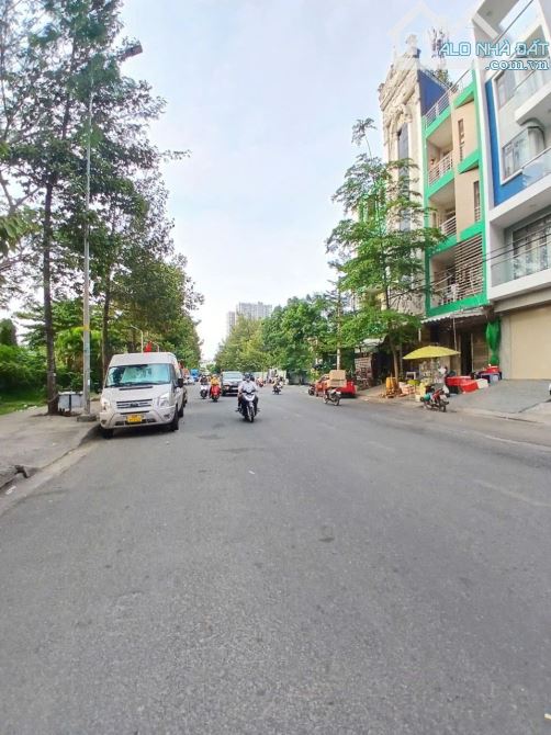 BÁN ĐẤT NỀN ĐƯỜNG VÀNH ĐAI Q6 (4X21) ĐỐI DIỆN CÔNG VIÊN. GIÁ 10 TỶ - 2