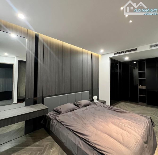 Bán nhà Ngô Gia Tự, Long Biên: 42m2, 4 tầng, hơn 7 tỷ, ô tô thông, 2 mặt tiền, thoáng - 2