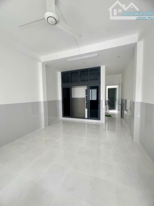 Nguyễn Văn Công- 65m2, 3 tầng- 7.7 tỷ - 2
