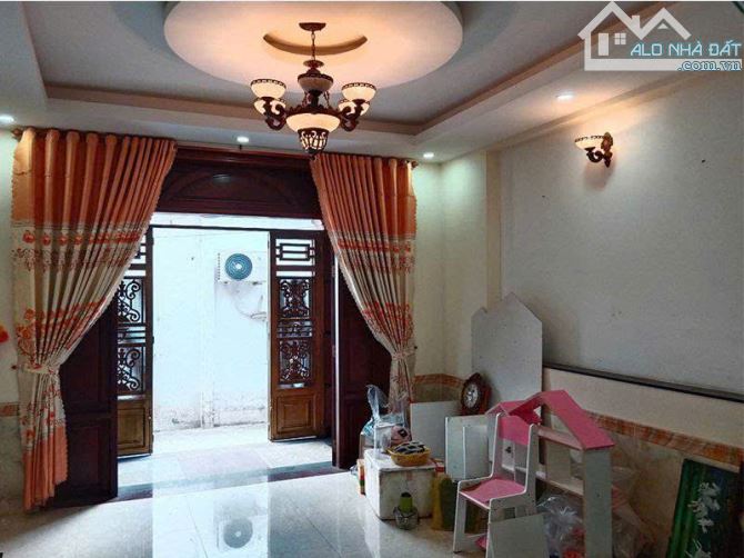 BÁN BIỆT THỰ 3 TẦNG- DT 108M2 NGANG 8M- Đ QUANG TRUNG- GIÁ CHỈ HƠN 9TY - 2
