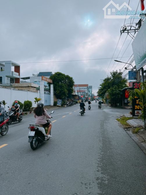 BÁN GẤP NHÀ C4 MẶT TIỀN ĐƯỜNG KINH DOANH 10M – KHU QUÂN ĐOÀN 4 – ĐƯỜNG ĐỒNG KHỞI 1 SẸC - 2