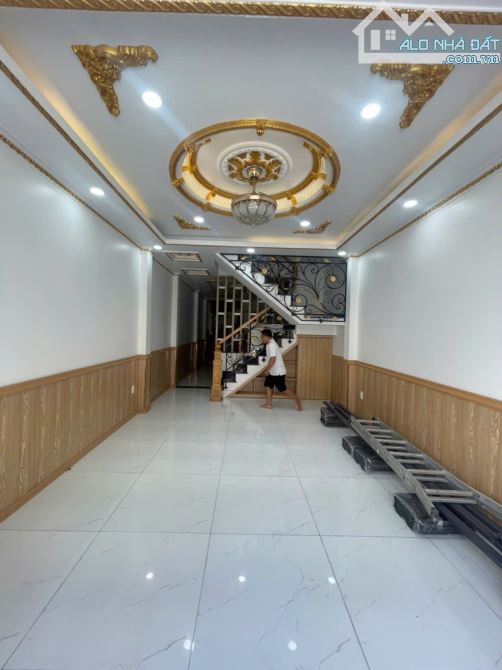 Tân Phú. Nhà đẹp 3 tầng, H8M ôtô Nguyễn Quý Anh. Giá 9.3T - 2