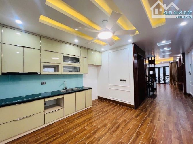 Bán nhà La Khê Hà Đông - phân lô - vỉa hè rộng - kinh doanh - ô tô tránh - 60m2 - 6t. - 2