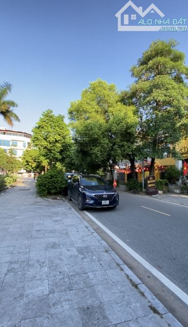 BÁN BIỆT THỰ VIEW CÔNG VIÊN VĂN PHÚ 200M² X 4T MT 10M GIÁ 45 TỶ - 2