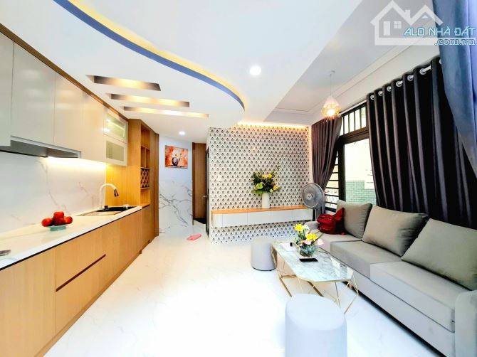 Bán nhà Lạc Long Quân Tân Bình sát hẻm ô tô, 5 tầng, full nội thất,vị trí VIP, chỉ 5.X tỷ. - 2