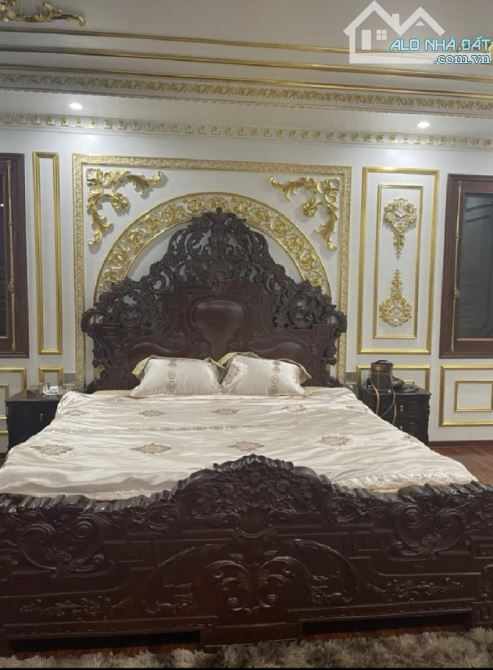 💎 LÂU ĐÀI TRIỆU ĐÔ – VIỆT HƯNG 💎 168m² – mặt tiền 9.8m – nội thất mạ vàng 9999 – thang m - 2