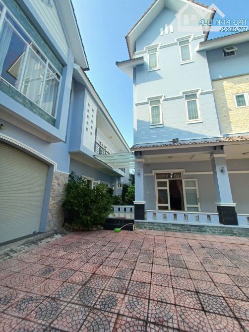 BIỆT THỰ GIÁ TỐT NGAY TT THÀNH PHỐ CẦN THƠ- LỘ NHỰA MỚI NÂNG CÂP 6M KHU VỰC YÊN TĨNH - 2