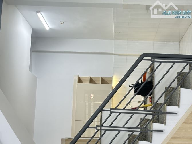 Nhà liên khu 4-5 trệt 1 lầu 2 pn 2 wc giá tốt nhà mới vào ở ngay - 2