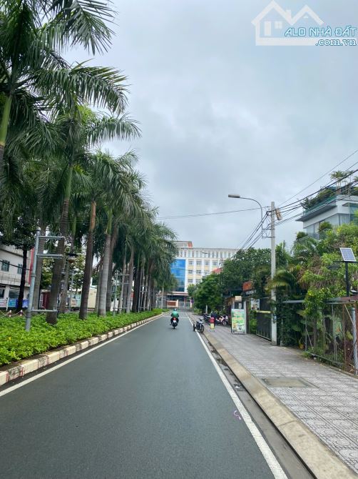 Nhà 3 tầng – đường 8m có vỉa hè – gần Xa Lộ Hà Nội, Phước Long B – Quận 9 – chỉ 6 tỷ - 2