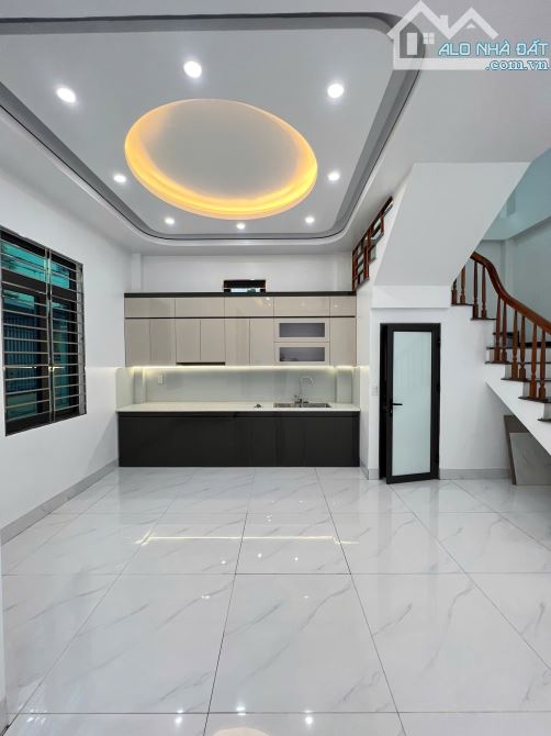 Bán căn nhà 3 tầng Trần Lãm có chỗ để oto - 2