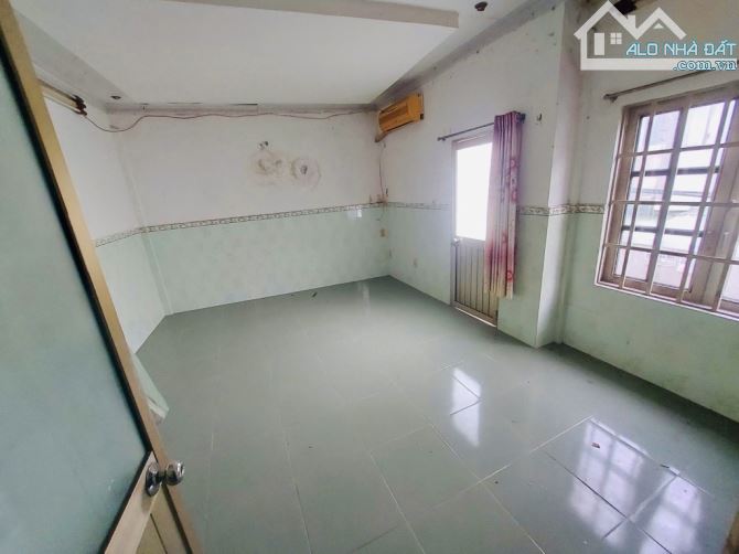 NHÀ QUẬN 3 GIÁP QUẬN 1 - HẺM XE HƠI THÔNG KD - VỊ TRÍ TRUNG TÂM - 80M RA MẶT TIỀN - 2