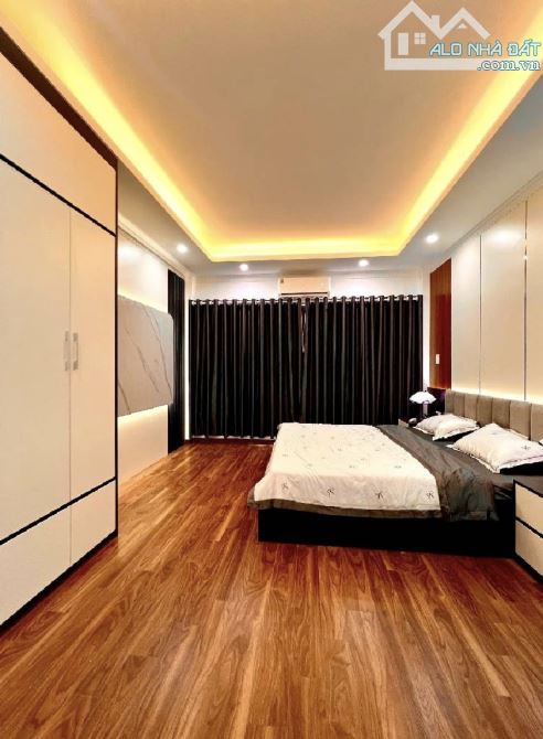 🔥 SIÊU PHẨM THẠCH BÀN – NGÕ Ô TÔ – FULL NỘI THẤT – 20M RA PHỐ 🔥  🏡 Diện tích 31m² – M - 2