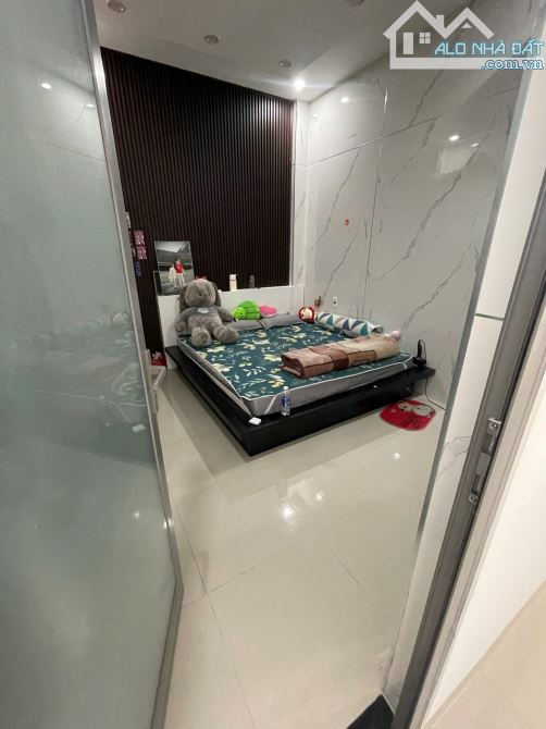 🏡 Bán nhà 3 tầng kiệt ô tô Tôn Đản nối dài  • Diện tích: 80m²  • Công năng đầy đủ - 2
