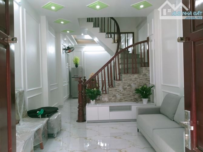 RẺ NHẤT ĐA SỸ. HÀ ĐÔNG. NGÕ THÔNG TỨ TUNG 35M-4 TẦNG- NHỈNH 5 TỶ - 2