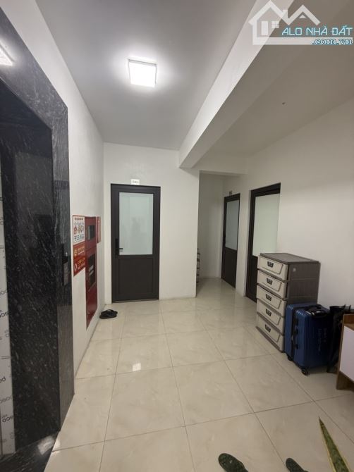 Căn hộ dịch vụ Mễ Trì, ngõ thông ô tô lô góc, 2 shop+31 căn hộ, 130m2 9 tầng 31.5tỷ - 2