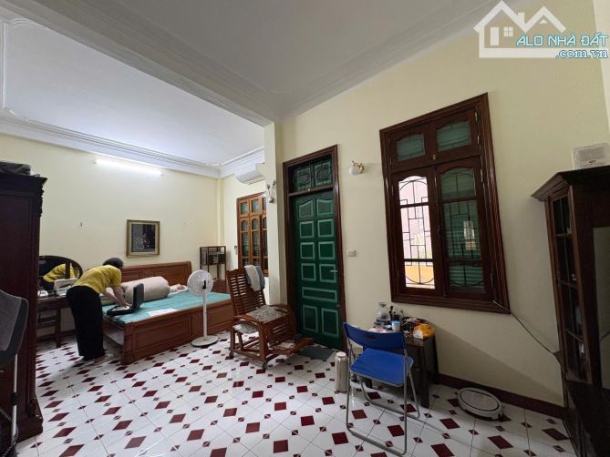 BÁN NHÀ CẦU GIẤY-48m- 4 TẦNG- MT14m- GIÁ 23,6tỉ - SÁT MẶT PHỐ- Ô TÔ ĐỖ CỔNG- HOÀNG QUỐC VI - 2