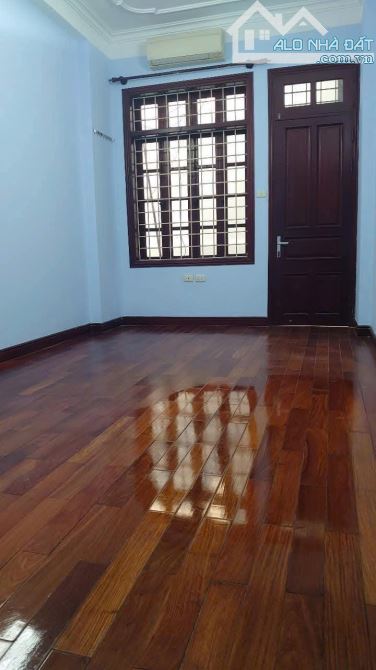 Cho thuê nhà nguyên căn tại ngõ 463 Đội Cấn, phường Đội Cấn, Ba Đình. DT 30m x 5 tầng, - 2