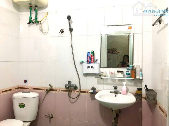 Nhà Hiếm ngõ 260 Cầu Giấy- nhà 5 tầng-52m2-2 mặt ngõ-chỉ 11ty5 - 2