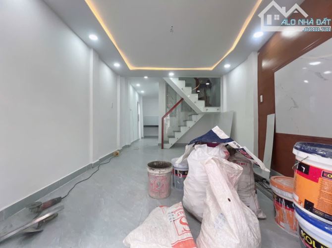 BÁN NHÀ QUẬN 4 MỚI 2 TẤM 2 MẶT TIỀN HẺM GIÁ 3 TỈ 5 SỔ RIÊNG PHÁP LÍ CHUẨN GIÁP Q1 - 2