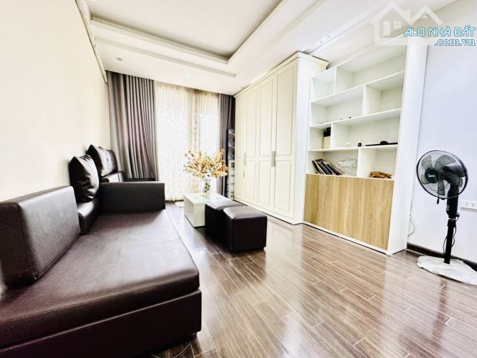 Bán Đất tặng nhà 2 tầng MẶT PHỐ Ba Đình 42m. KINH DOANH, ở sướng. Chỉ 9.6 tỷ - 2